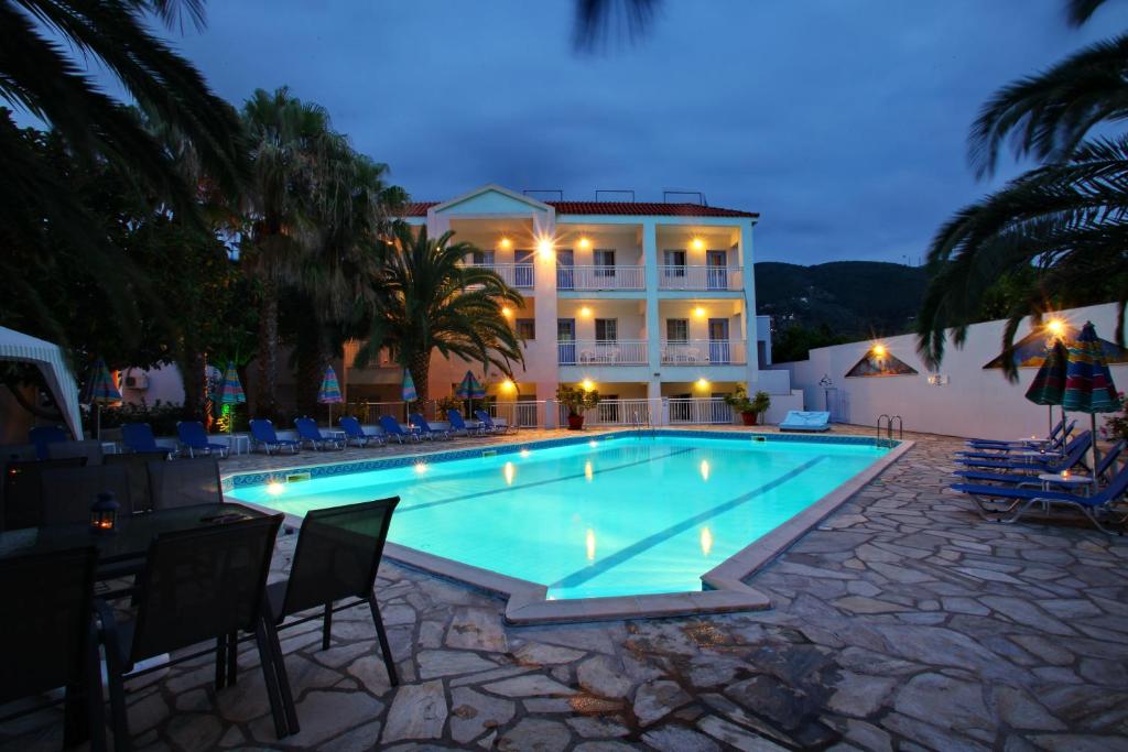 Foto de la galeria de Dolphin Hotel a Skopelos Town