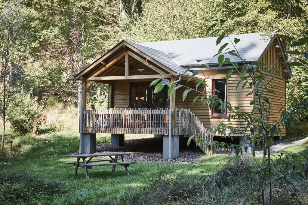 Kebun di luar Tiny House Cetturu - 2-pers boshuisje op het domein van Bob & Henja