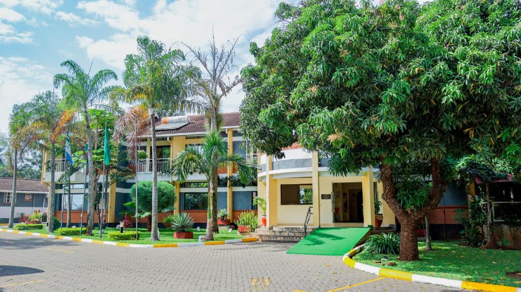 สวนหย่อมนอก Millsview Hotels in Kisumu