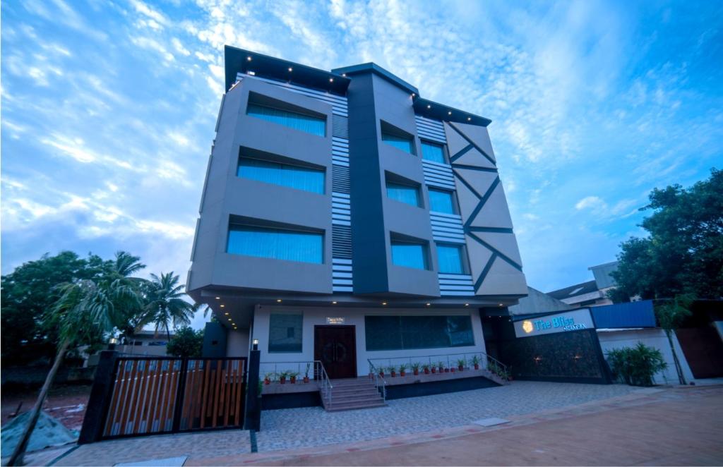 Gallery image of The Bliss Hotel in Hubli