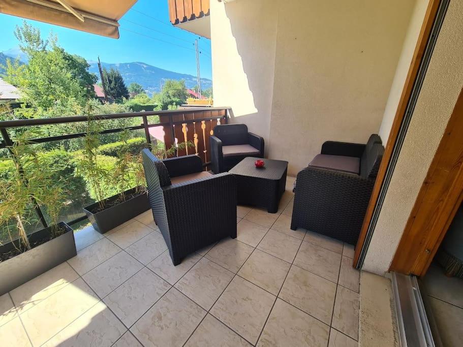 Balkon atau teras di Superbe appartement avec terrasse