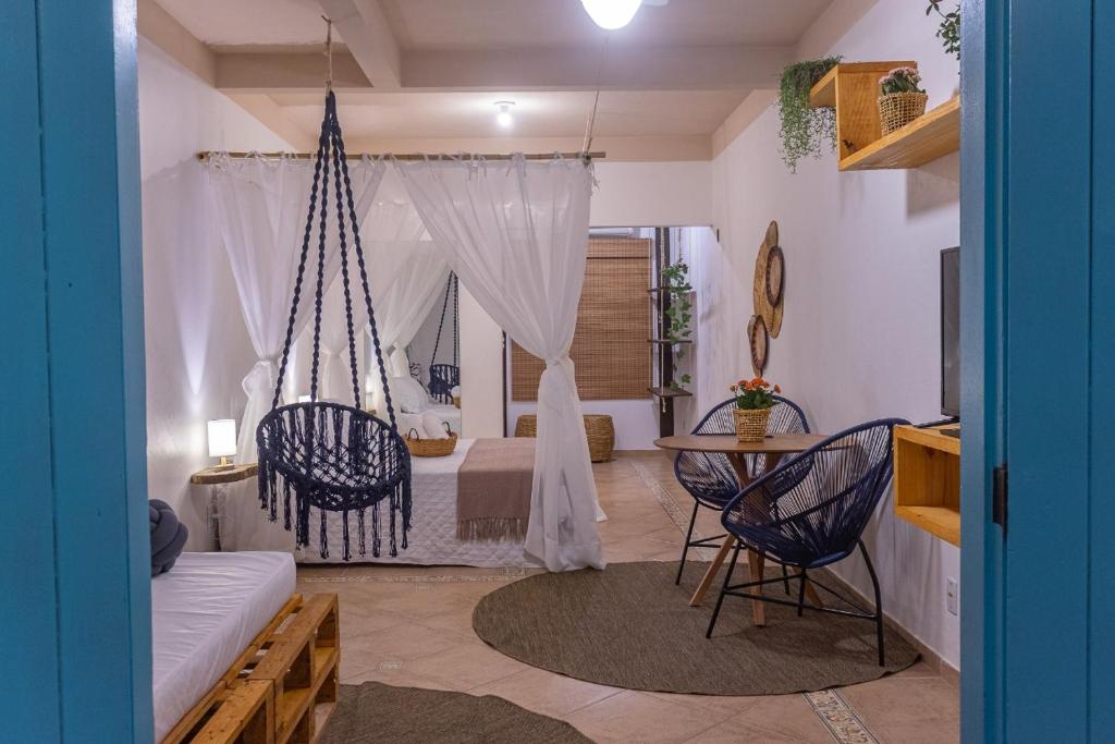 A seating area at Villa Tiê Paraty