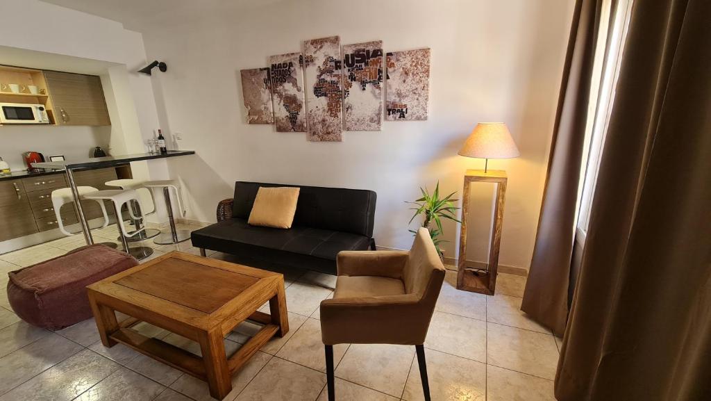 พื้นที่นั่งเล่นของ TREBOL Apartamentos Benalmádena