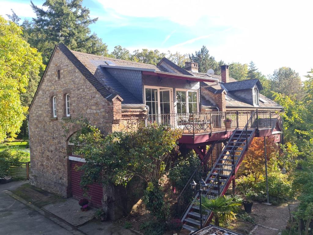 Jardí fora de Neue Ferienwohnung im alten Forsthaus