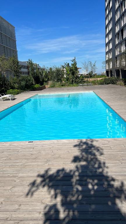 A piscina localizada em Orpheu Deluxe Apt - Parque das Nações ou nos arredores