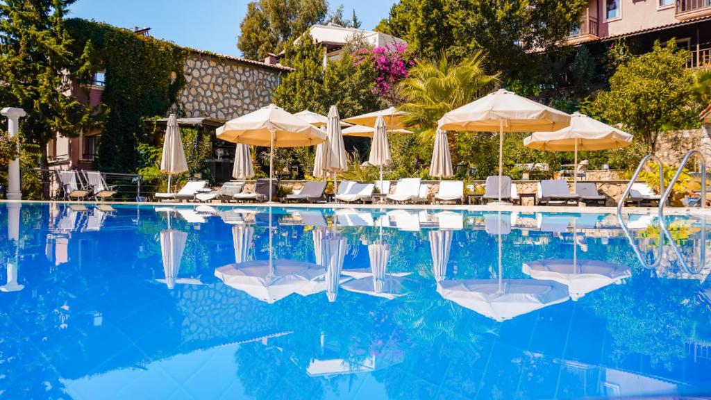 Swimming pool sa o malapit sa True Blue Boutique Hotel Kalkan