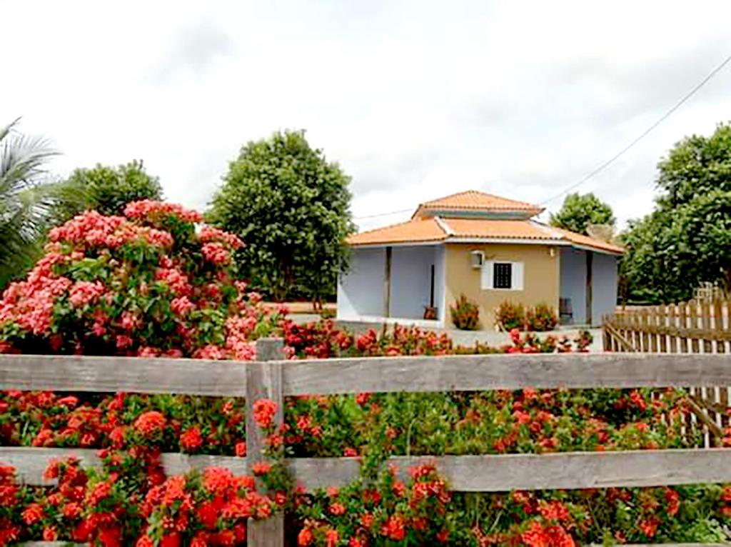 גינה חיצונית ב-Pousada Canto das Araras - Vila Bom Jardim Nobres MT