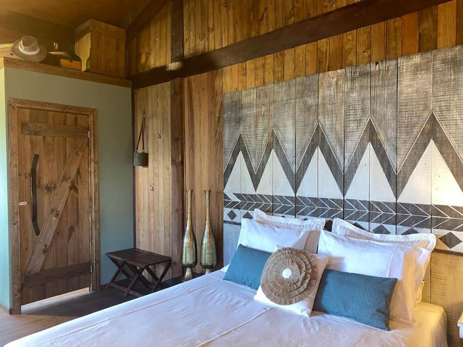 Cama ou camas em um quarto em Pine Lodge - direct train to Porto