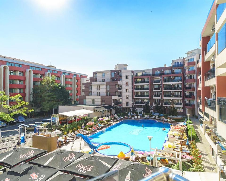 Бассейн в ADMIRAL PLAZA C 43 Studio Sunny Beach или поблизости