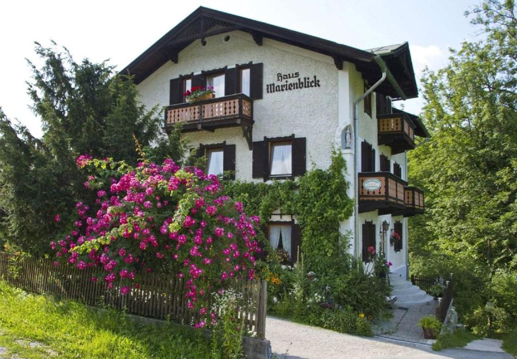 Galeriebild der Unterkunft Ferienwohnungen Haus Marienblick in Berchtesgaden