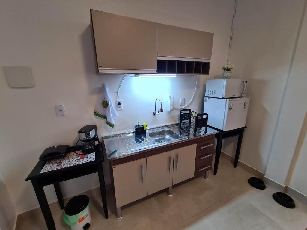 Una cocina o kitchenette en Petrópolis. Centro