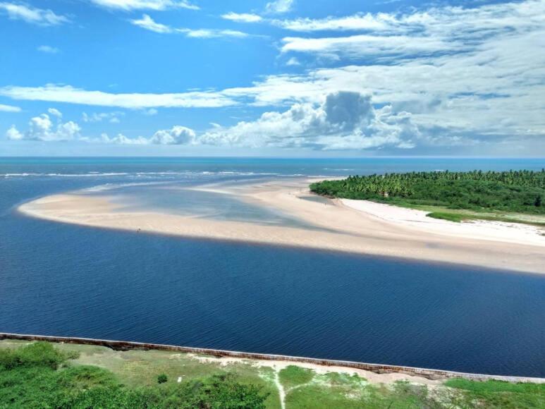 レシフェにあるFLAT BEIRA MAR BARRA DE JANGADA ANDAR ALTO JABOATãoの海の海岸の空中景