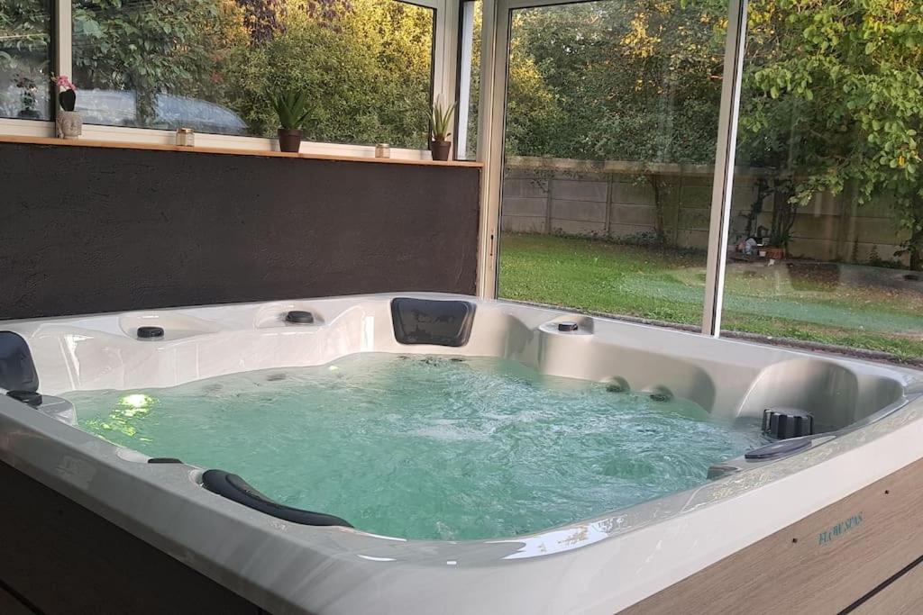 in Noyal-Châtillon-sur-Seich Maison paisible Rennes sud avec jaccuzzi sur réservation की गैलरी इमेज