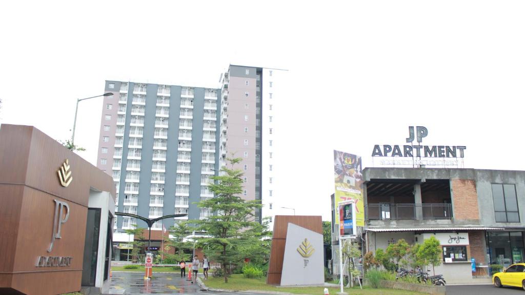 Gedung tempat hotel berlokasi