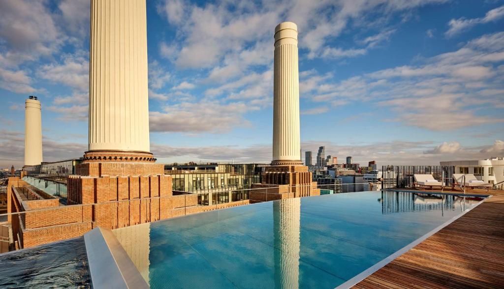 Bassenget på eller i nærheten av art'otel London Battersea Power Station, Powered by Radisson Hotels