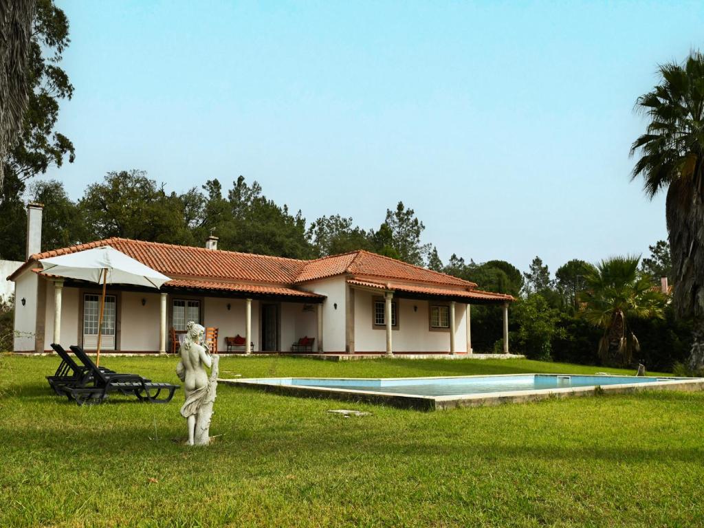 La pileta dentro o cerca de Fantástica Casa de Campo com Piscina perto de Lisboa