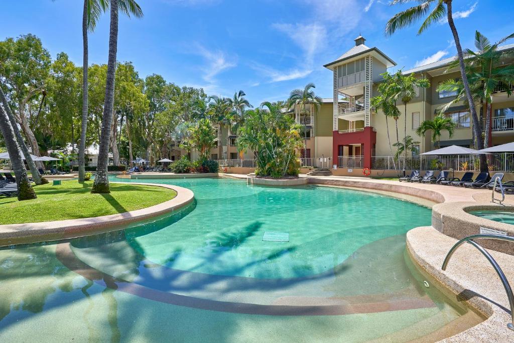 Piscina a Amphora Laleuca Apartments Palm Cove o a prop