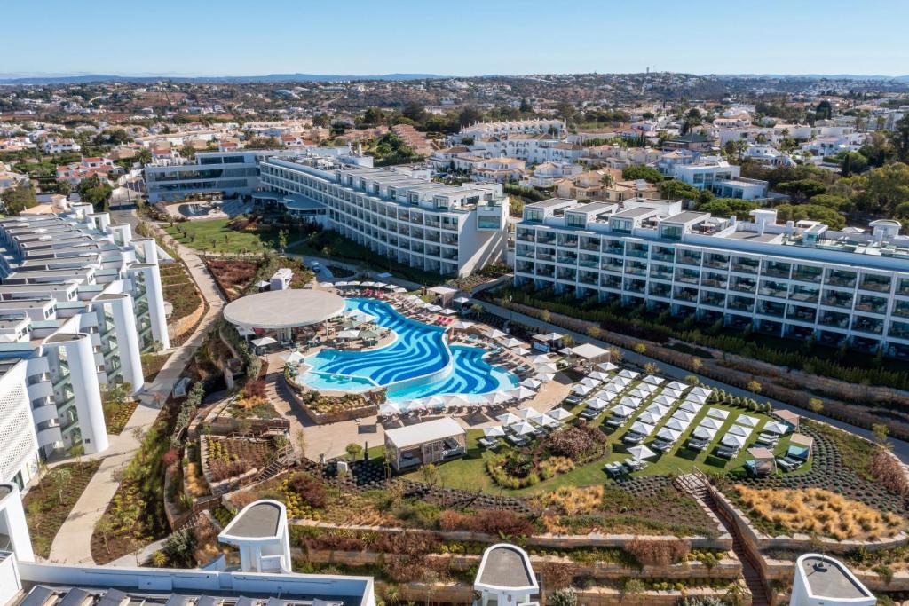 Majoituspaikassa W Residences Algarve tai sen lähellä sijaitseva uima-allas