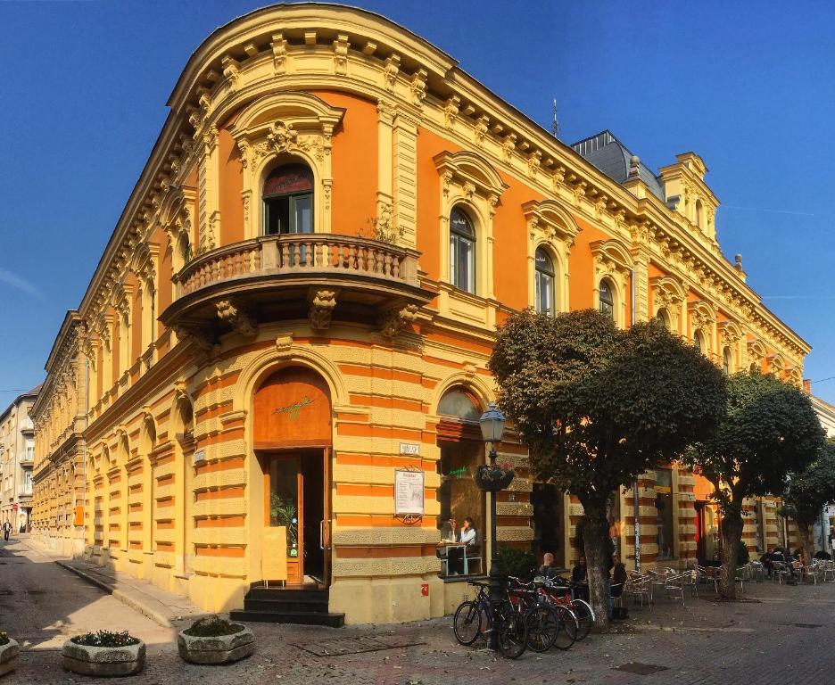 El edificio en el que está el aparthotel