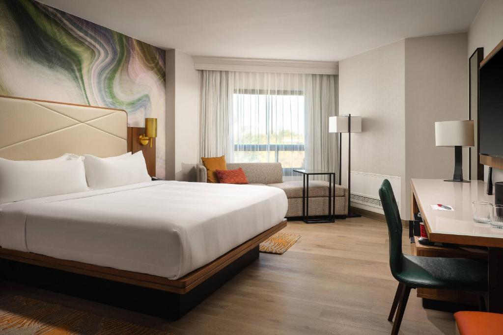 Cama ou camas em um quarto em Fort Collins Marriott