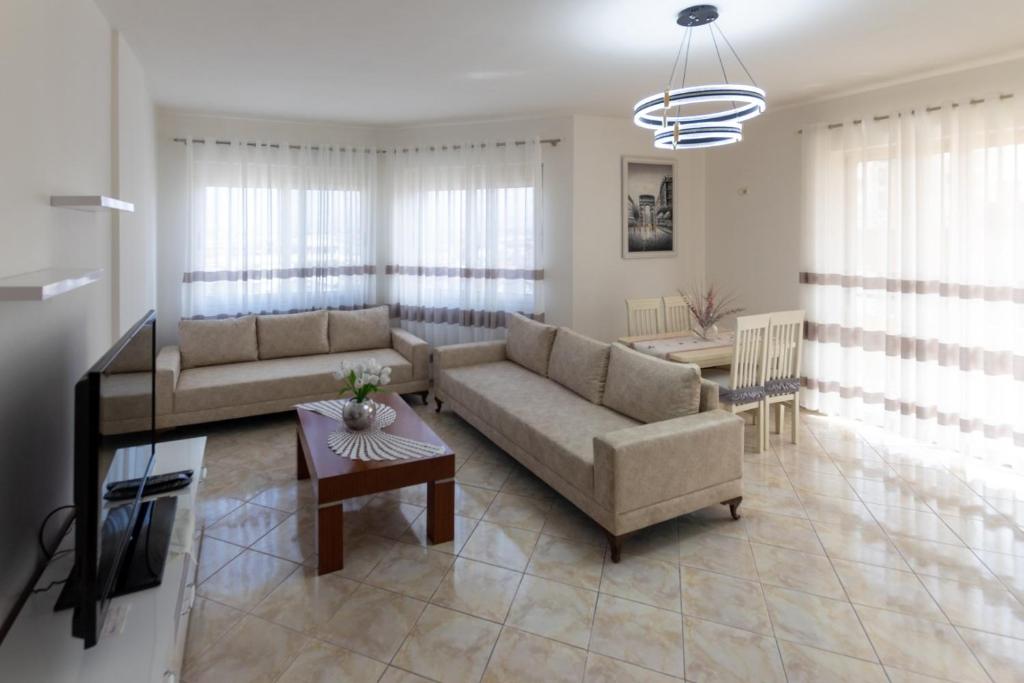 Seating area sa Spacious 2 bedroom apartment in Durres Beach