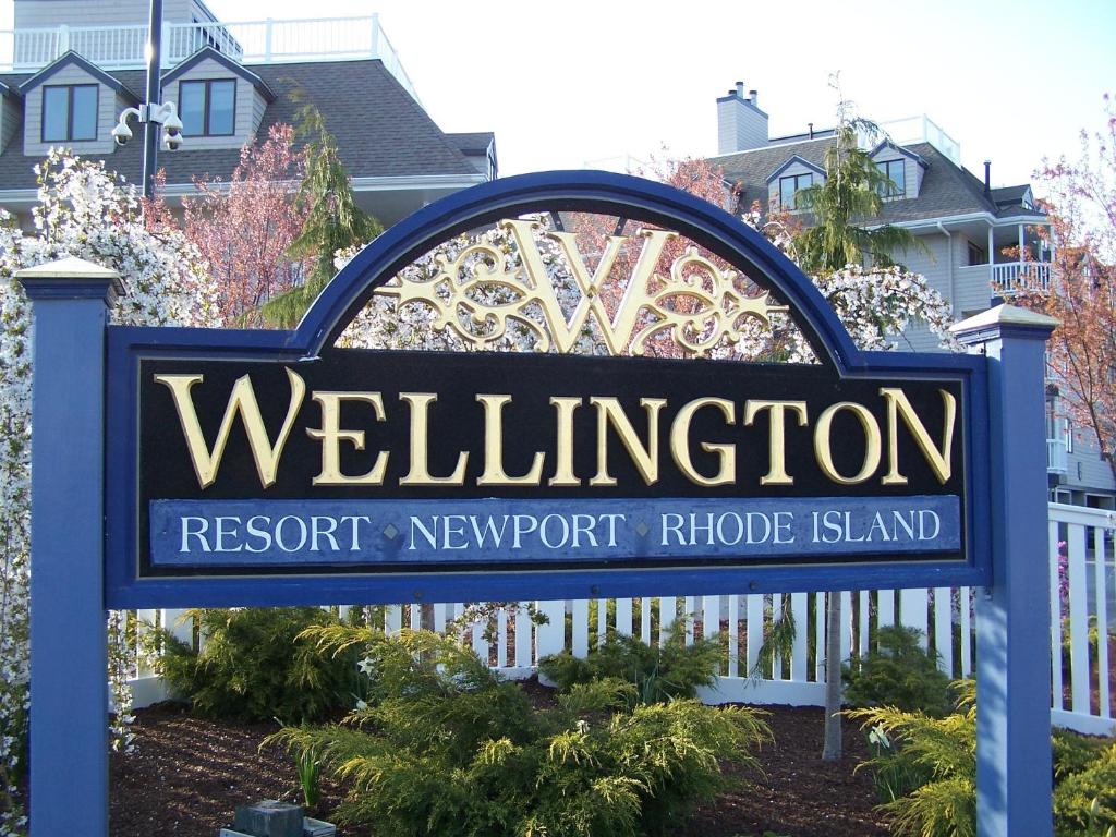 ein Zeichen für eine Begrüßung auf einer Resort Newport Ridge Insel in der Unterkunft Wellington Resort in Newport