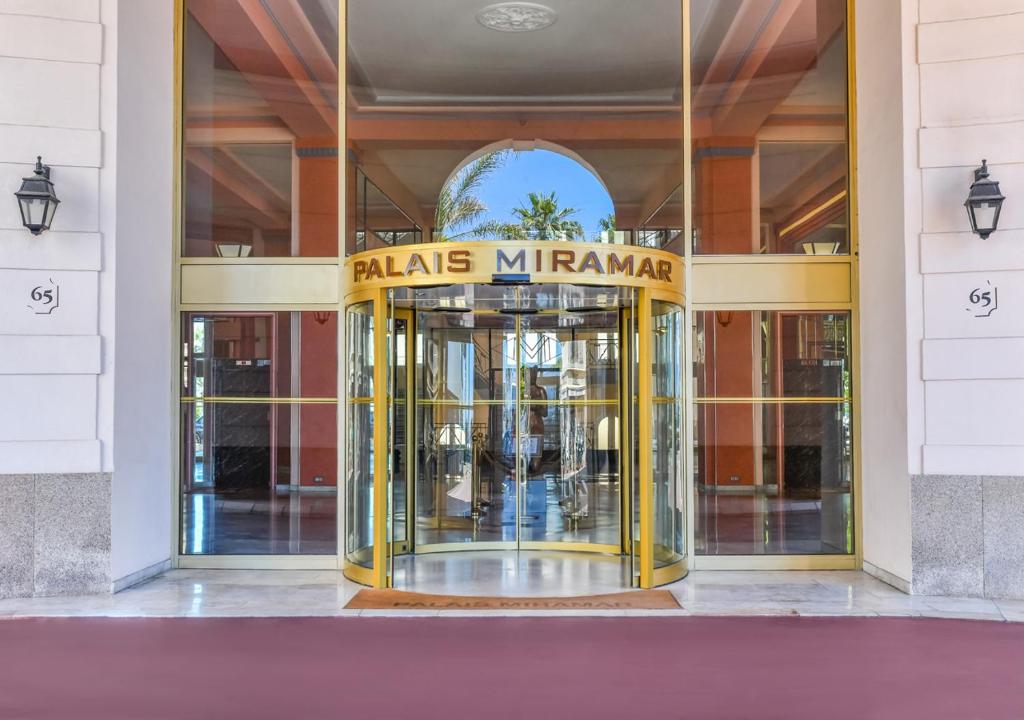 Fasāde vai ieeja naktsmītnē Croisette Palais Miramar Cannes Imperial