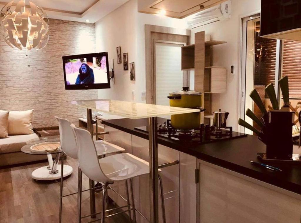 Dapur atau dapur kecil di Cozy and Luxury appartment