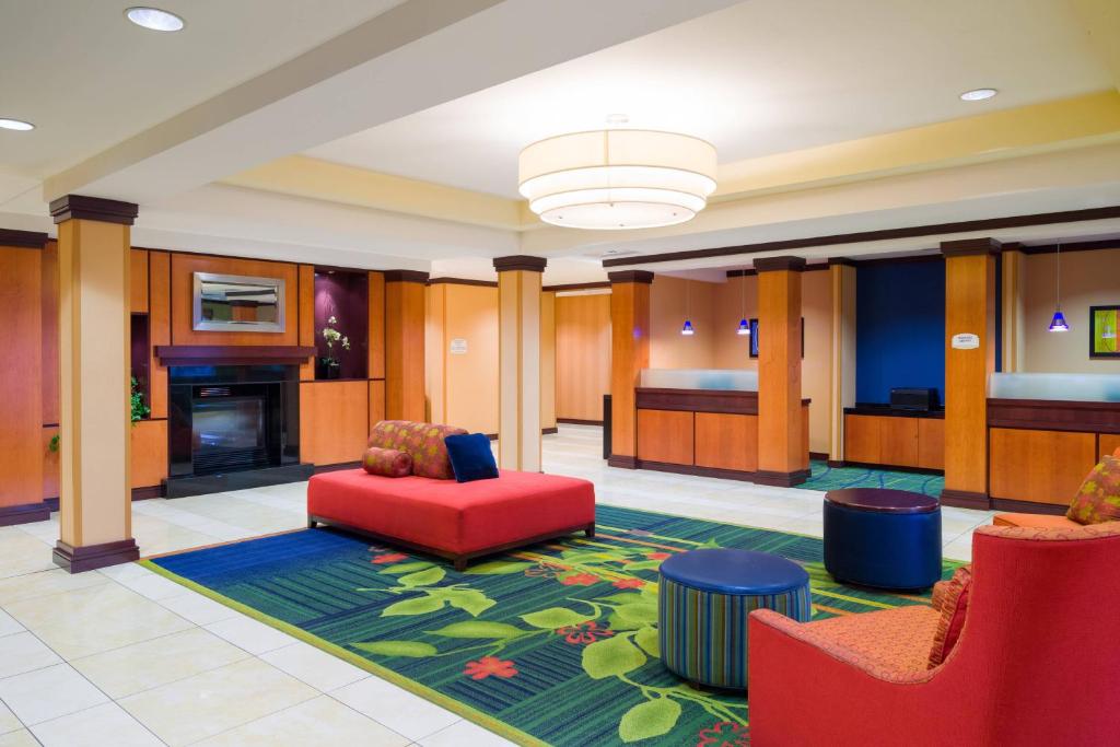 Zona d'estar a Fairfield Inn & Suites Lock Haven