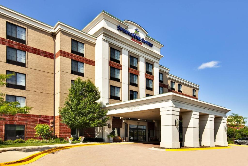 シャンバーグにあるSpringhill Suites by Marriott Chicago Schaumburg/Woodfield Mallのホテル表面