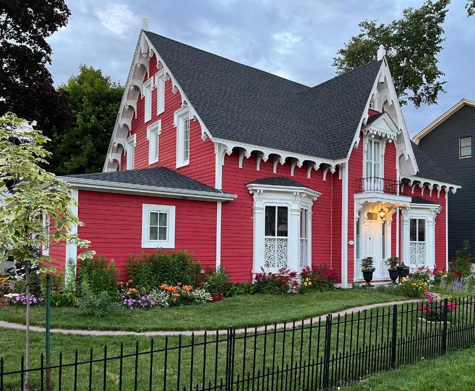 Un jardín fuera de The Red House Fredericton