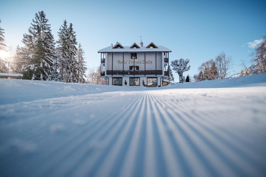 Hotel Piccola Baita during the winter