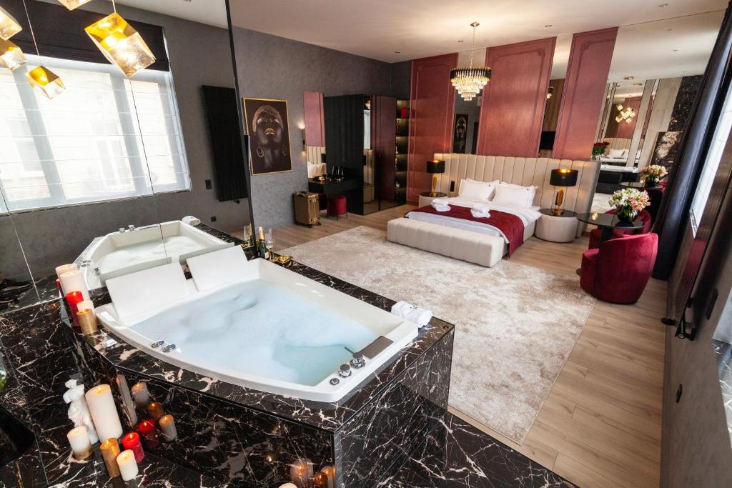 Imagine din galeria proprietății ARISTO Jacuzzi Hotel în Lviv