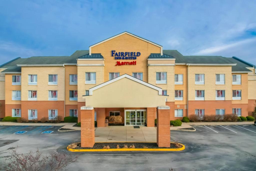 a rendering of a hotel with a parking lot at Fairfield Inn and Suites by Marriott Indianapolis/ Noblesville in Noblesville