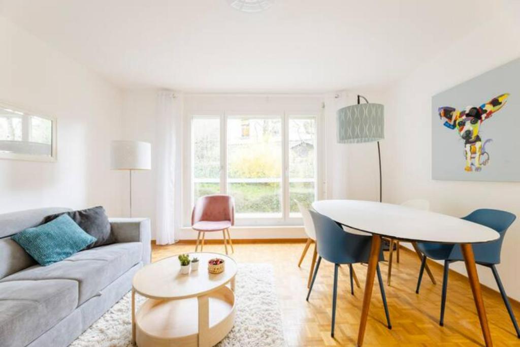 Oleskelutila majoituspaikassa Apartment of 52 sqm with free parking