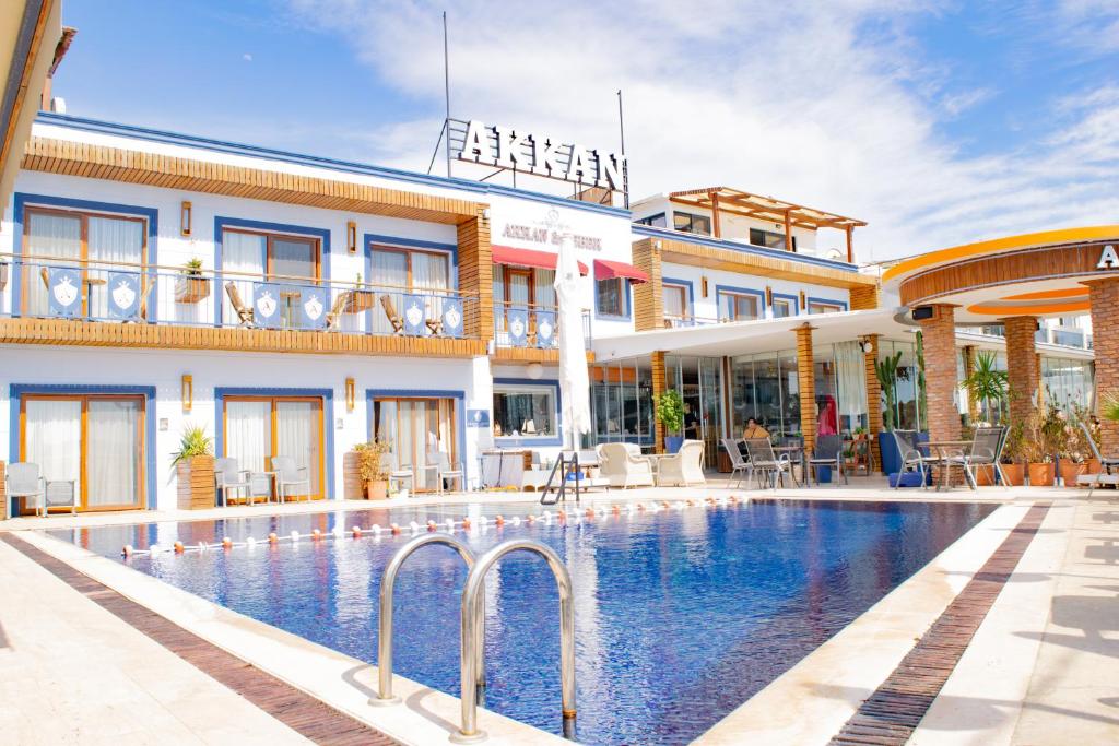 Bazen u ili blizu objekta Akkan Beach Hotel