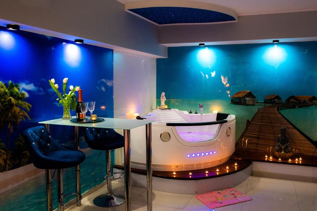 Снимка в галерията на Jacuzzi Apartment Zen в Краков