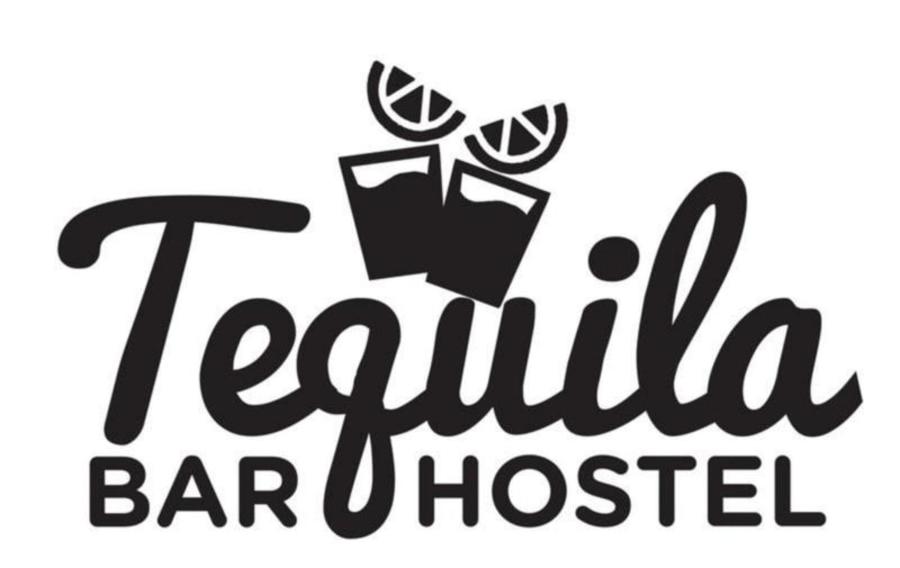 Sijil, anugerah, tanda atau dokumen lain yang dipamerkan di Tequila Bar Hostel