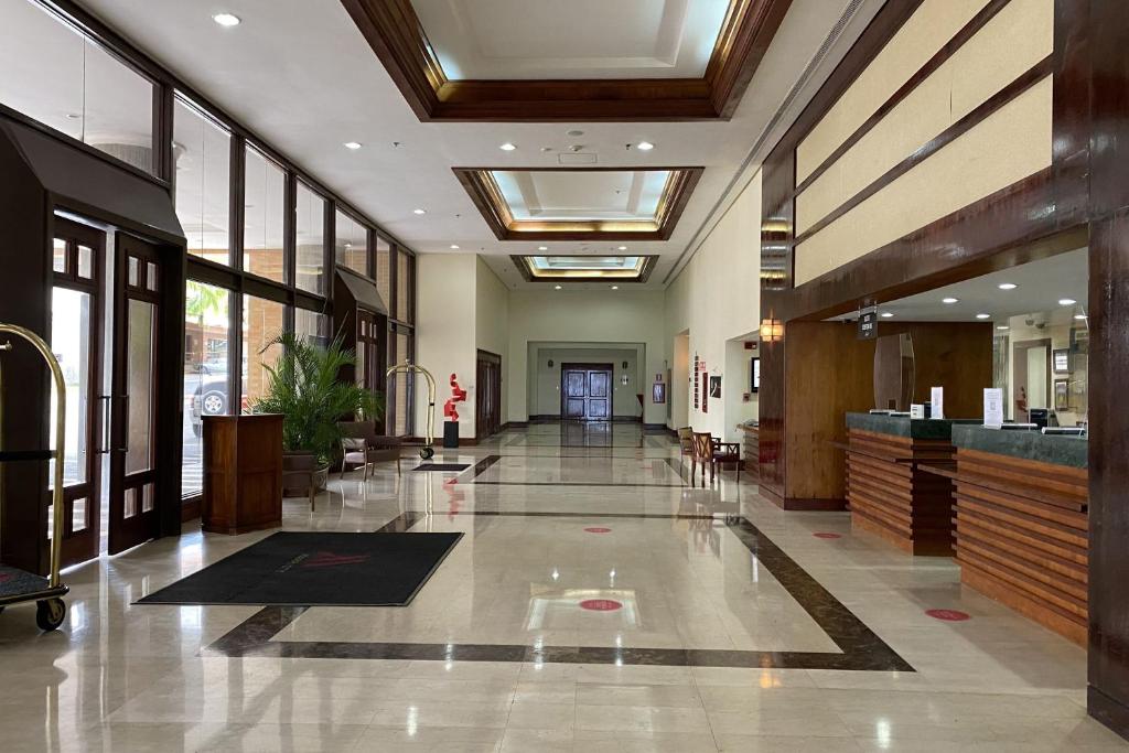 Khu vực sảnh/lễ tân tại Marriott Venezuela Hotel Playa Grande