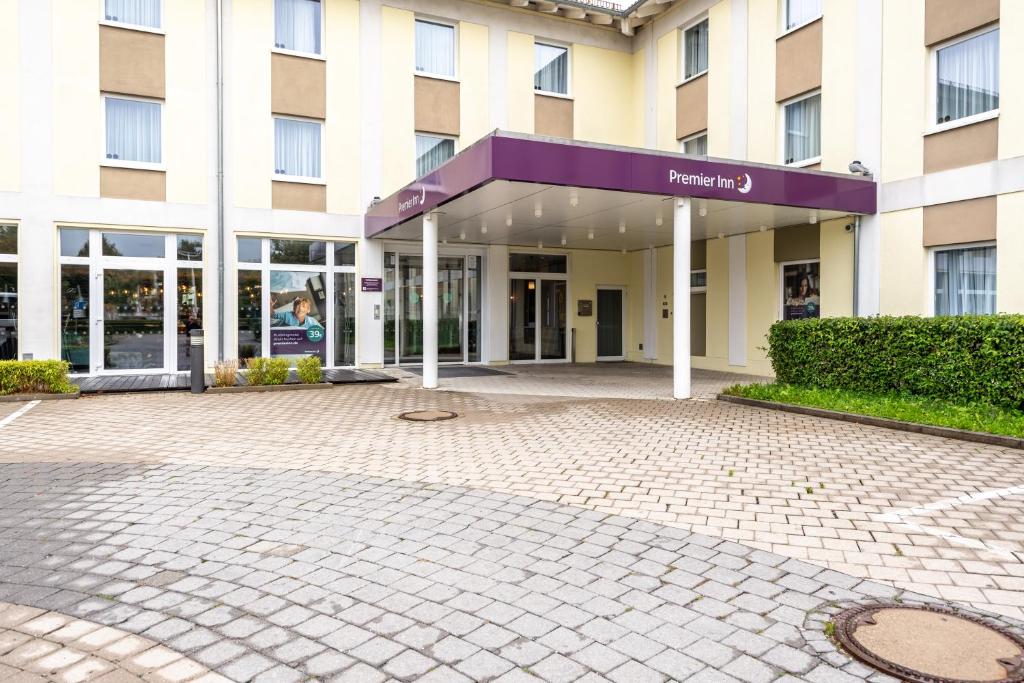 Fasade eller inngang på Premier Inn München Airport Ost