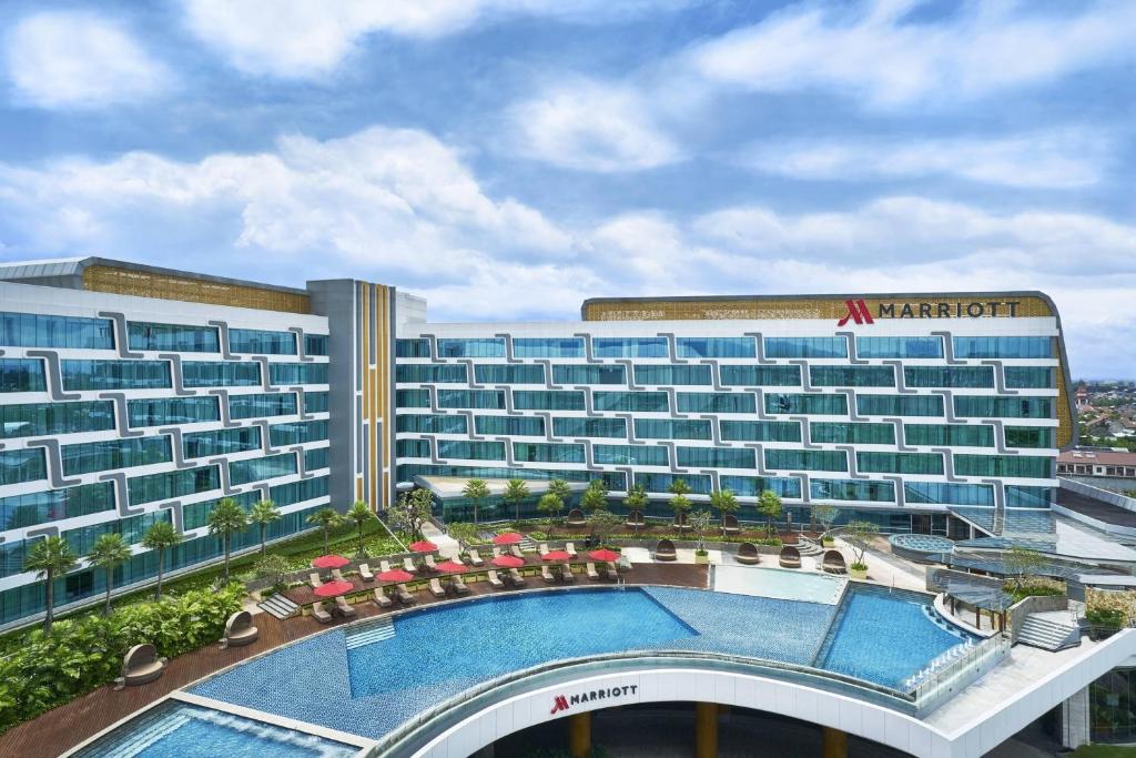 Πισίνα στο ή κοντά στο Yogyakarta Marriott Hotel