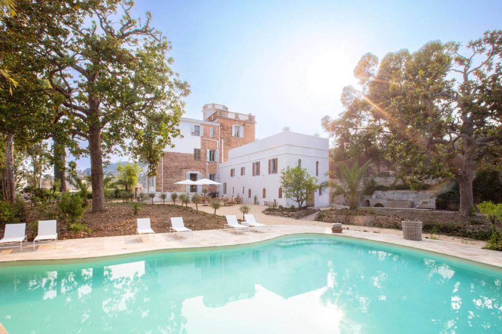 A piscina localizada em La Bâtisse en Blanc ou nos arredores