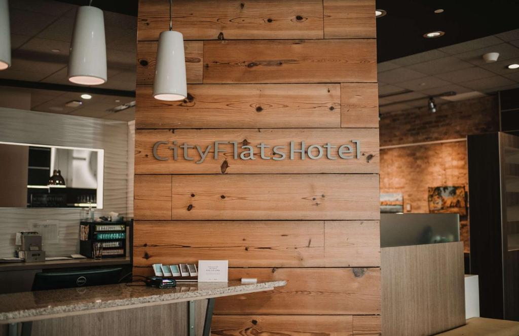 Dapur atau dapur kecil di CityFlatsHotel - Grand Rapids, Ascend Hotel Collection