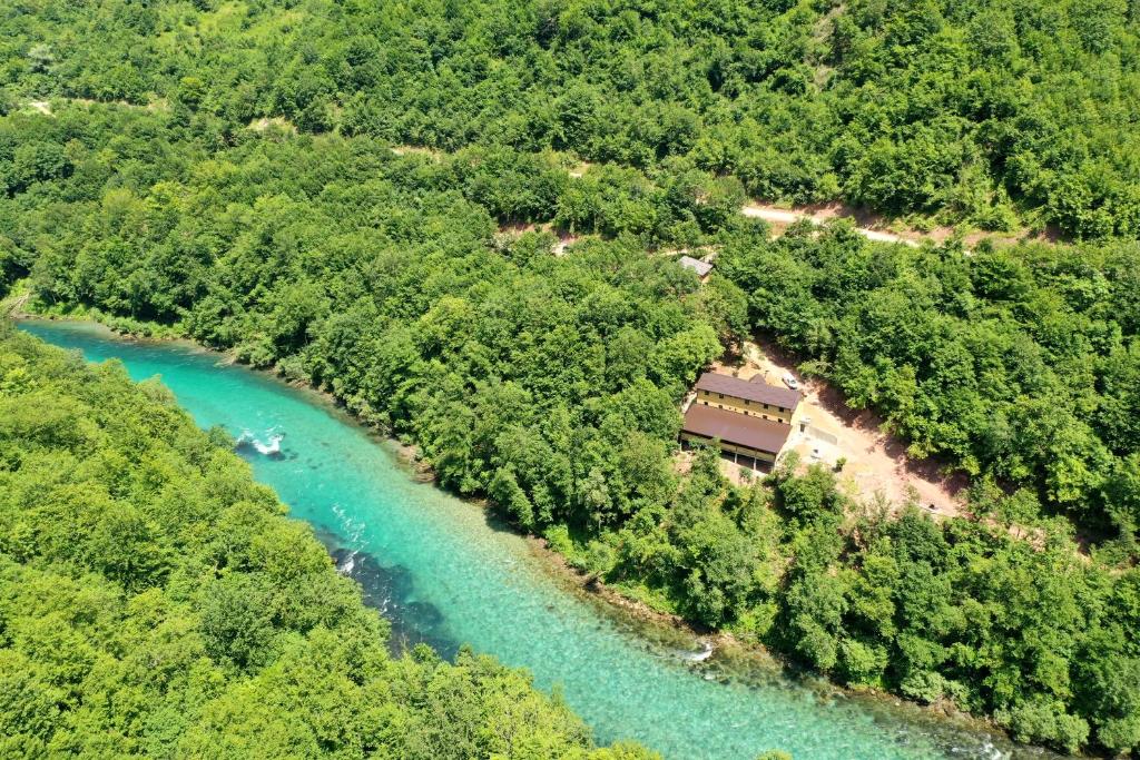 Kamp alanı yakınında doğal manzara