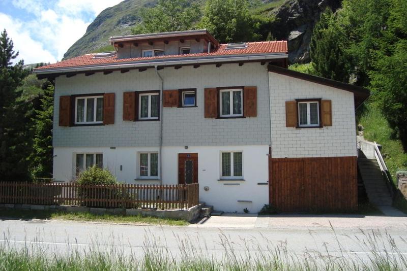 Kraštovaizdis prie apartamentų