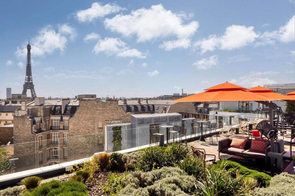 En balkong eller terrasse på Canopy By Hilton Paris Trocadero