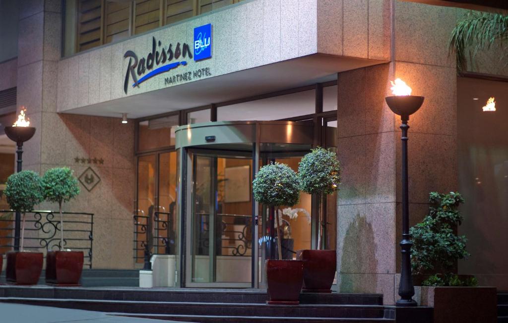 Фасад або вхід у Radisson Blu Martinez Beirut