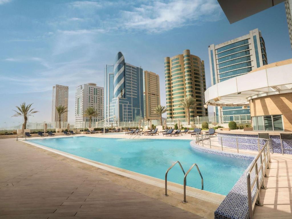 Bazen v nastanitvi oz. blizu nastanitve Novotel Fujairah