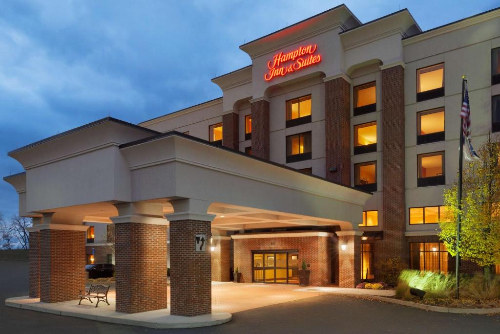 a rendering of the embassy suites anaheim hotel at Hampton Inn & Suites East Hartford in East Hartford