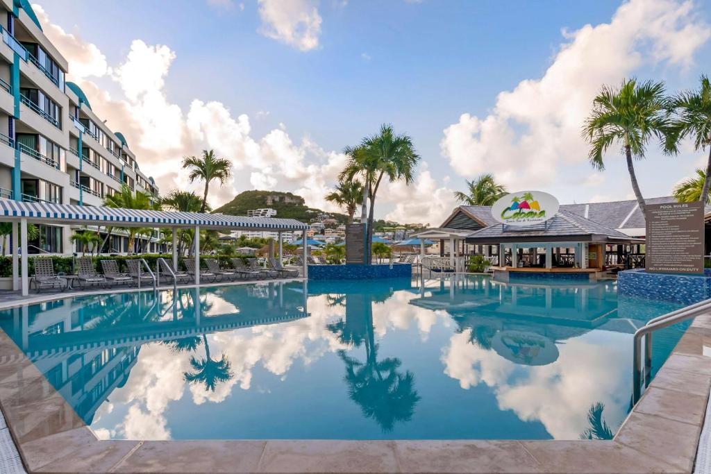 Kolam renang di atau dekat dengan Hilton Vacation Club Royal Palm St Maarten